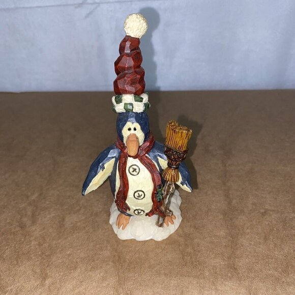 Boyds Carvers Choice Figurine - Flipper Cleansweep No Jobs Too Big Style #370108 - Picture 1 of 3